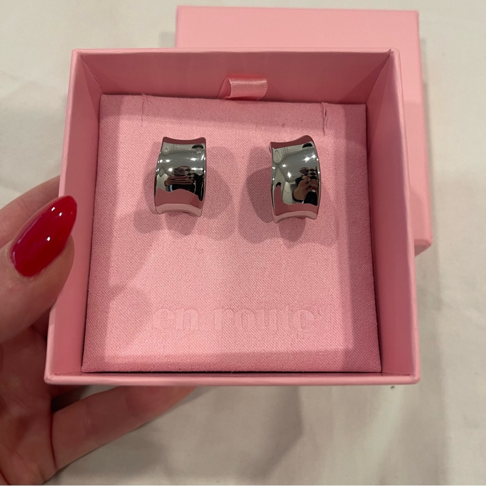 Silver Chunky Flowy Hoop Earrings